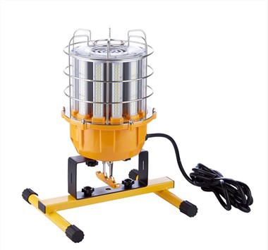 Pārnēsājams būvlaukuma apgaismojums ar statīva pamatni